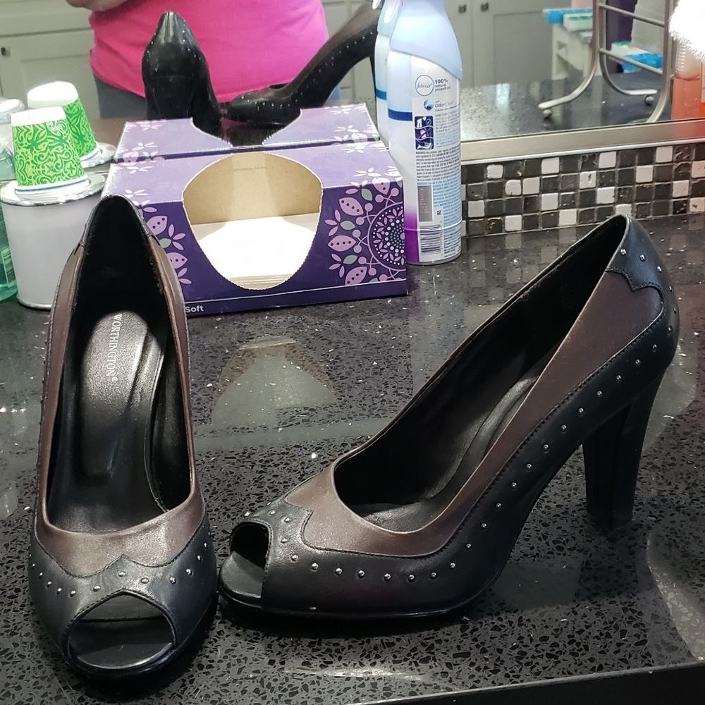 My knees are bad can a longer wear heels